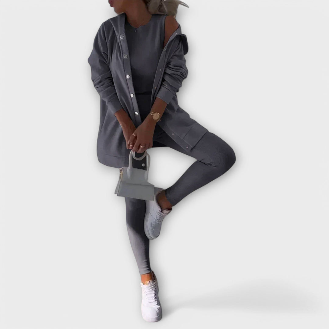 Zestaw trzech części z kardiganem