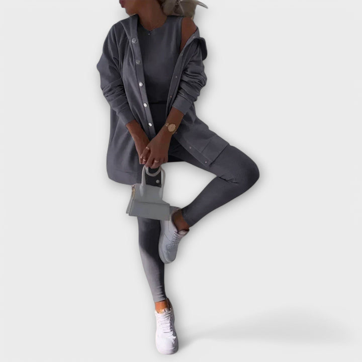 Zestaw trzech części z kardiganem